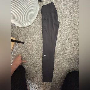 Lululemon wonder under size 4